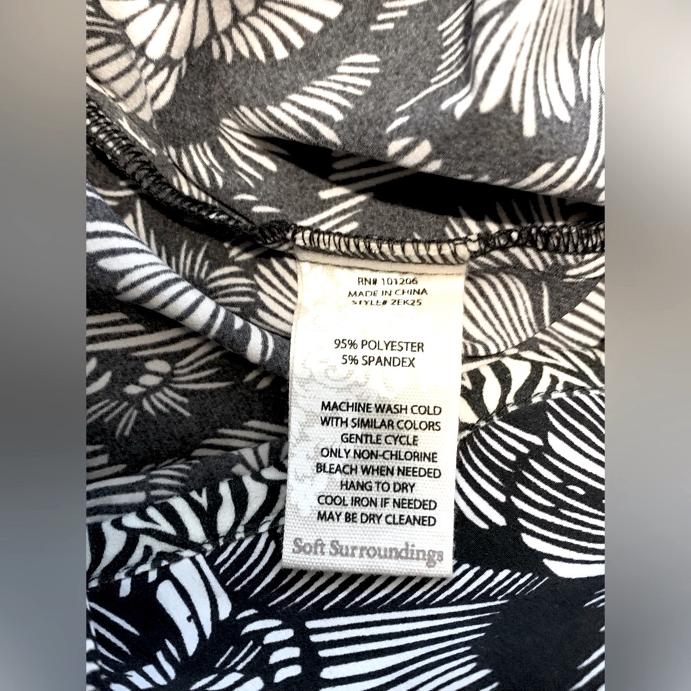 Excellent Condition, Soft Surroundings “Go Lively” Floral Cargo Pant, Sz Medium - Picture 9 of 9